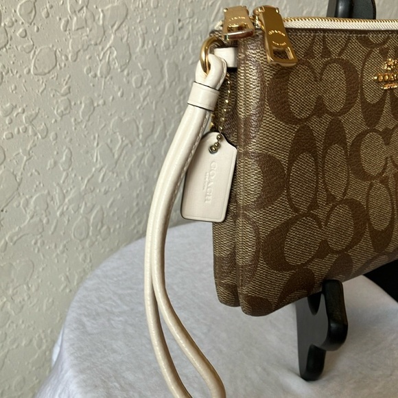 Coach: Signature Canvas Double Corner Zip Wristlet - Picture 5 of 16